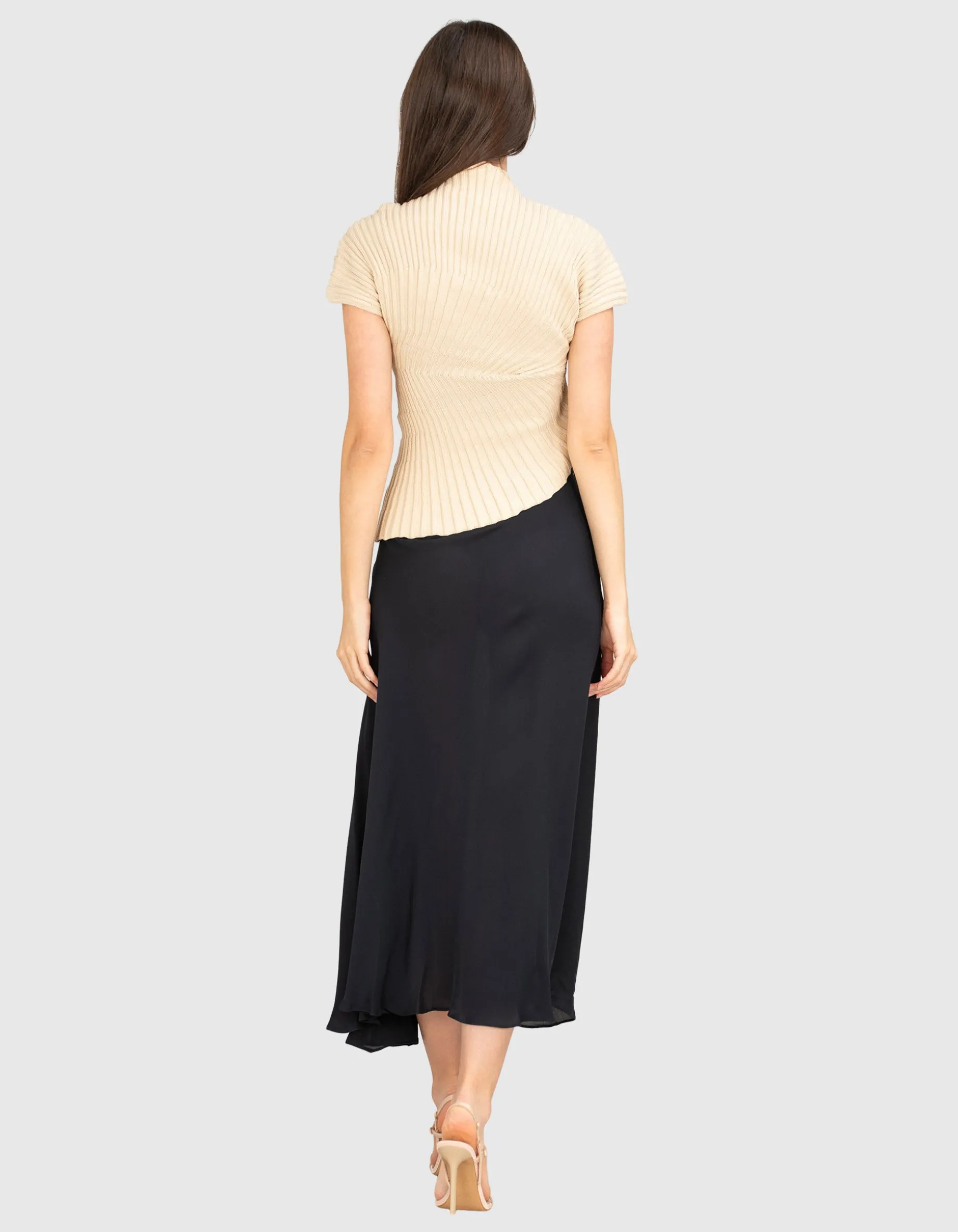 Asymmetrisches Rippstrick-Top