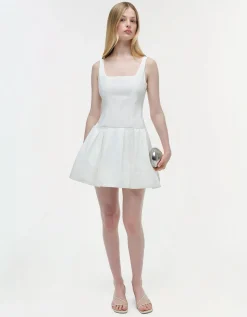 Ausgestelltes Mini-Kleid