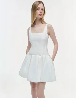 Ausgestelltes Mini-Kleid