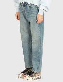 Boyfriend-Jeans mit asymmetrischem Bund