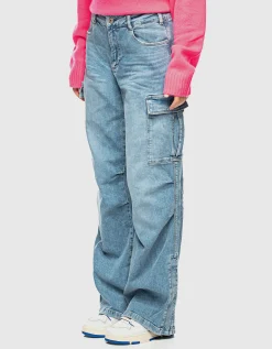 Cargo Wide-Leg Jeans