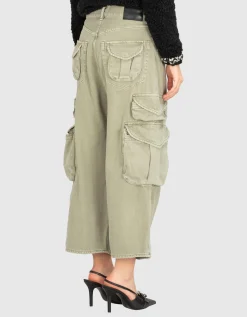 Cropped-Wide-Leg Cargo-Jeans