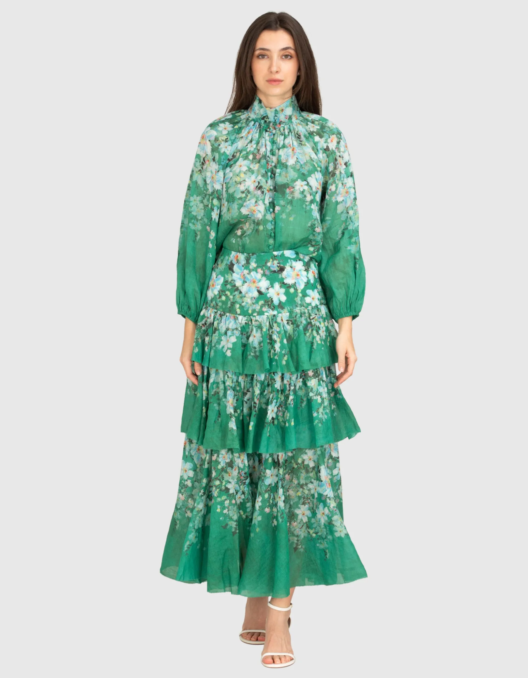 Florale Bluse Everley mit dekorativen Knöpfen
