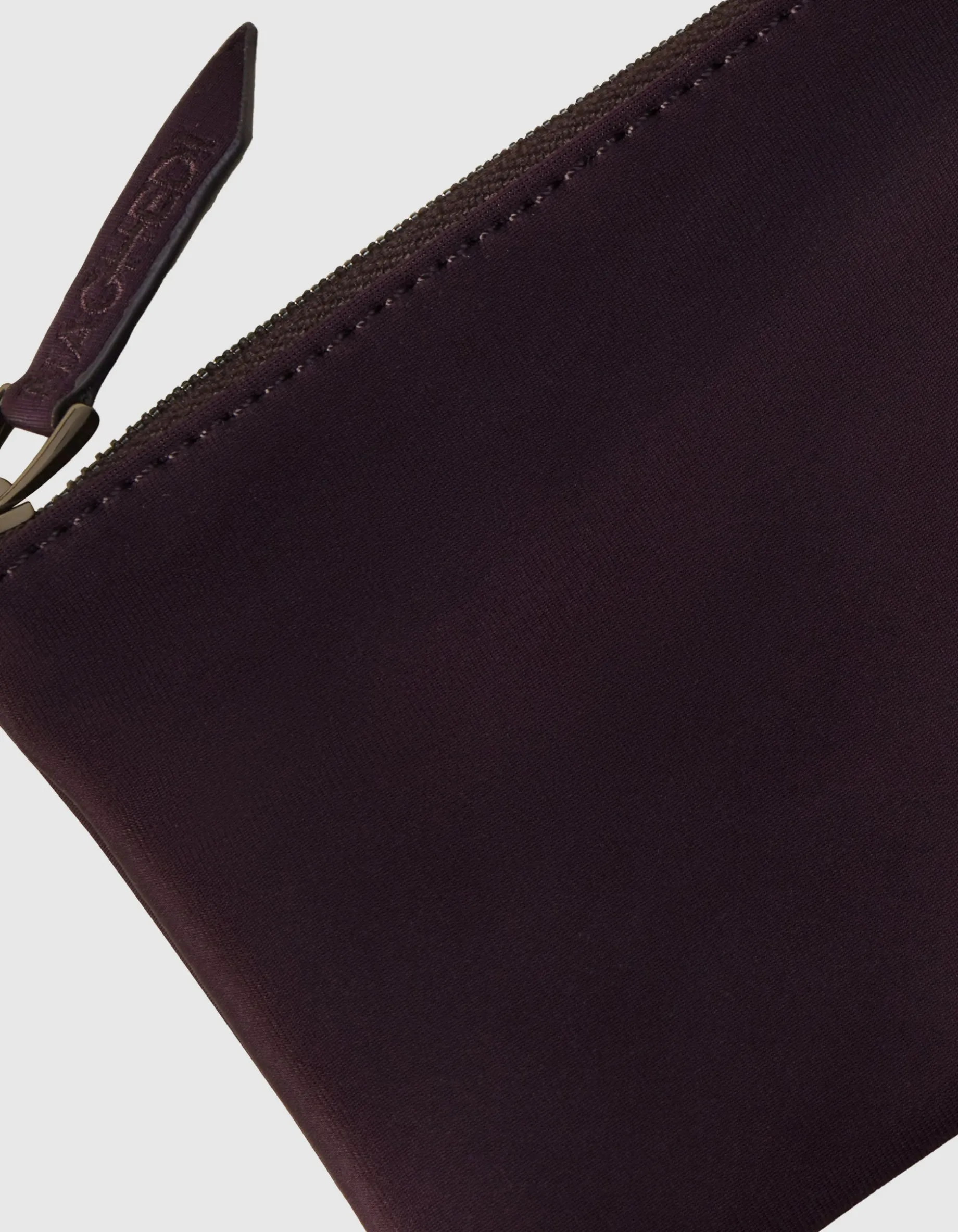 Geflochtene Tote Bag mit abnehmbarem Schulterriemen und Pouch