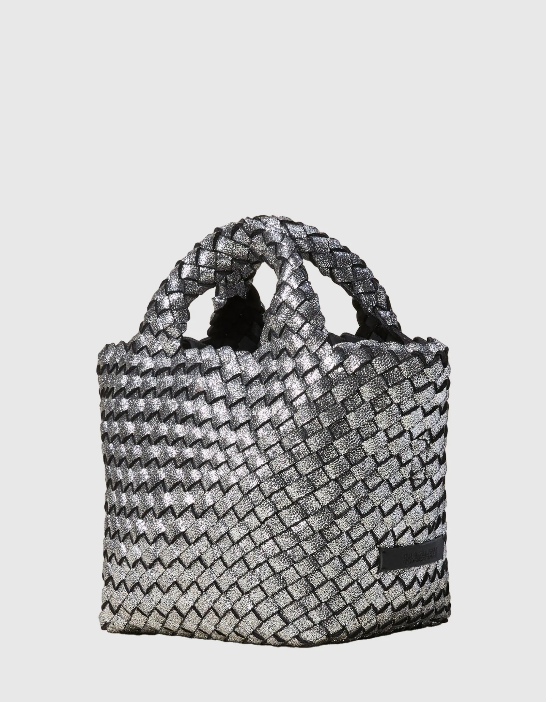 Geflochtene Tote Bag mit abnehmbarem Schulterriemen und Pouch