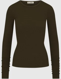 Geripptes Longsleeve mit Rundhalsausschnitt