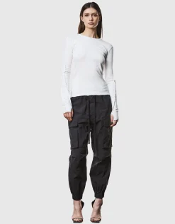 Geripptes Longsleeve mit Rundhalsausschnitt