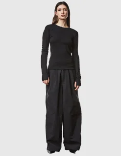 Geripptes Longsleeve mit Rundhalsausschnitt