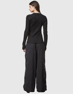 Geripptes Longsleeve mit Rundhalsausschnitt
