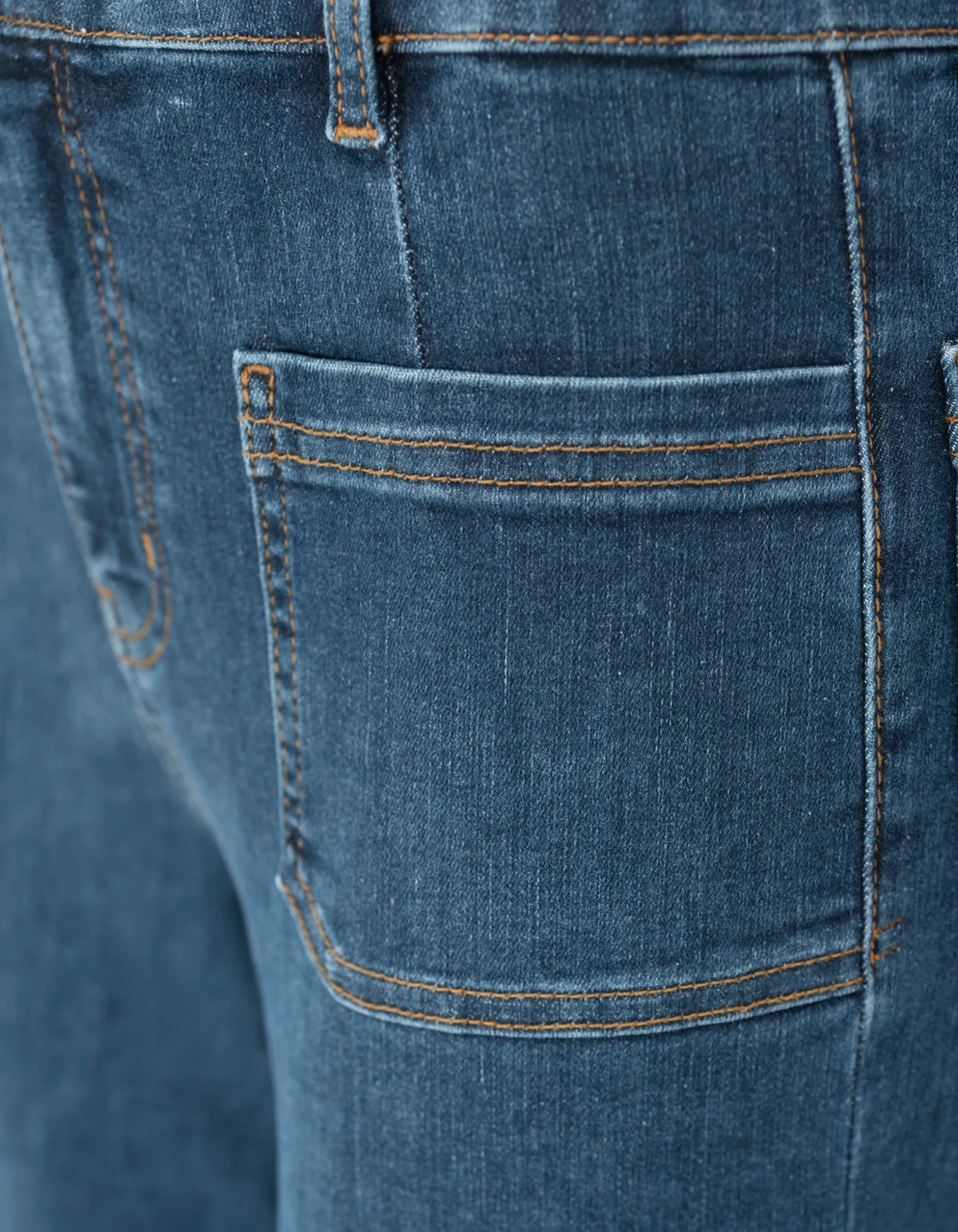 High-Rise Wide-Leg Jeans mit aufgesetzten Taschen