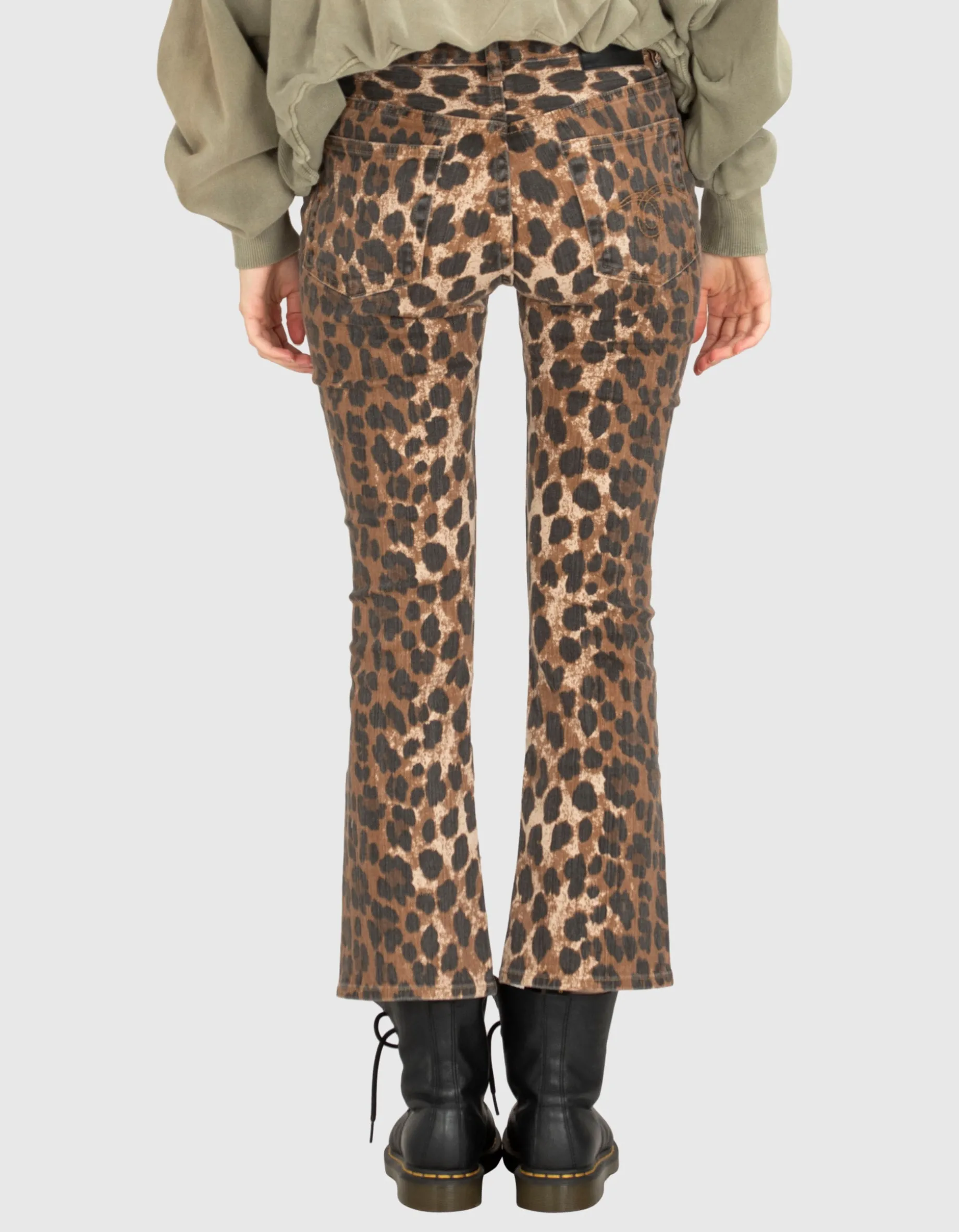 Kick-Flare Jeans im Leo-Design