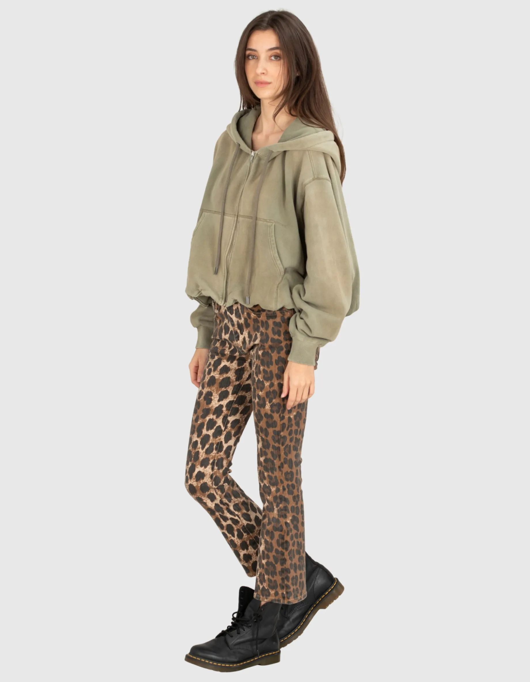 Kick-Flare Jeans im Leo-Design