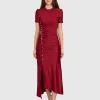 Kleid mit Raffung und Knöpfen