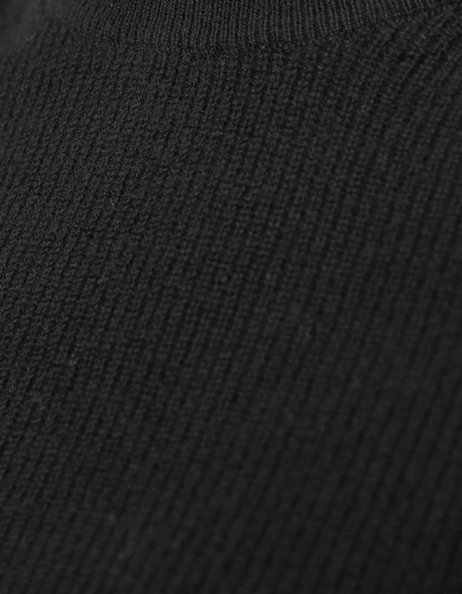 Kurzarm-Kaschmir Pullover mit Cut-Out