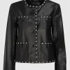 Lederjacke mit Nieten und verzierten Knöpfen