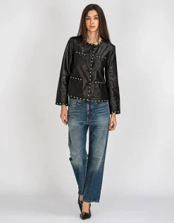 Lederjacke mit Nieten und verzierten Knöpfen