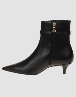 Leder-Stiefelette mit Metall-Verzierung