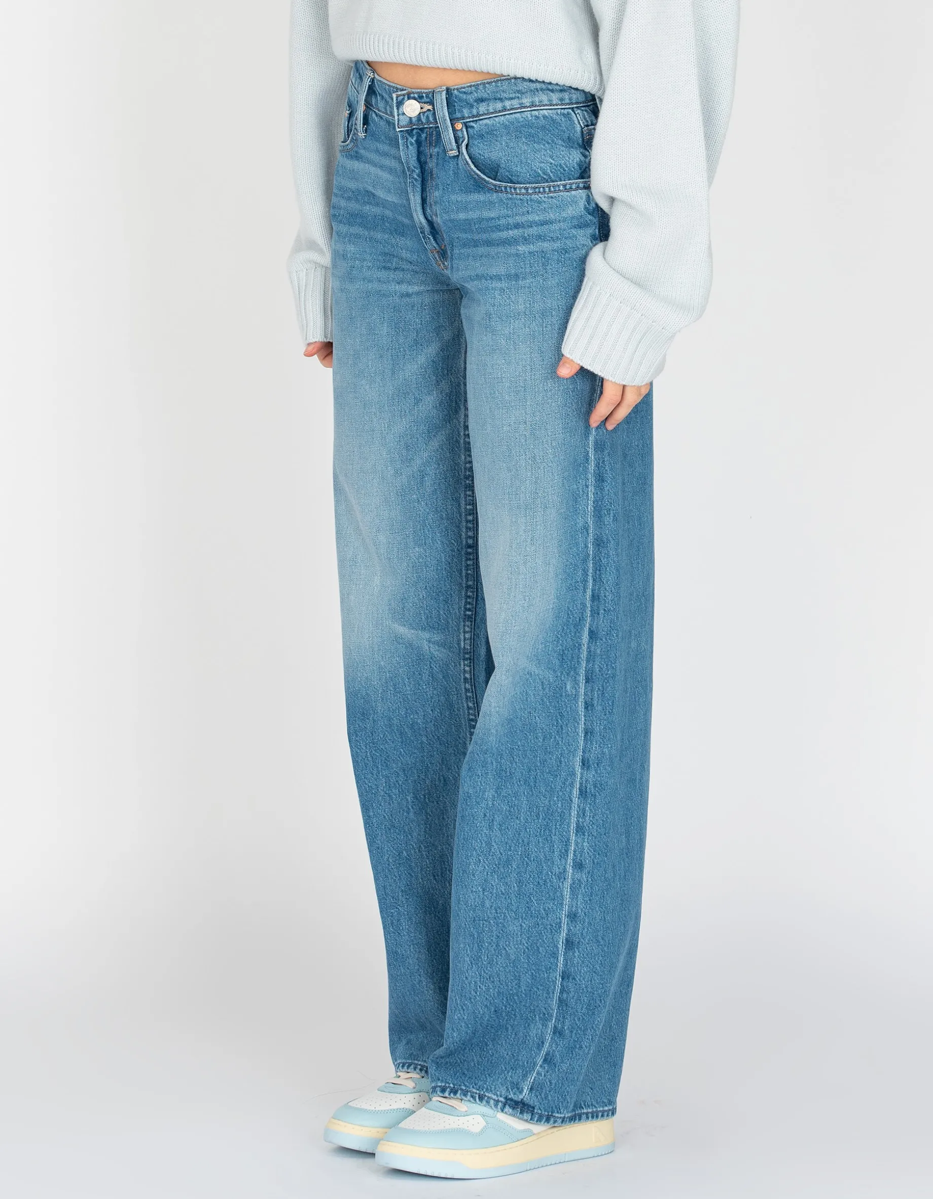 Low-Waist Wide-Leg Jeans