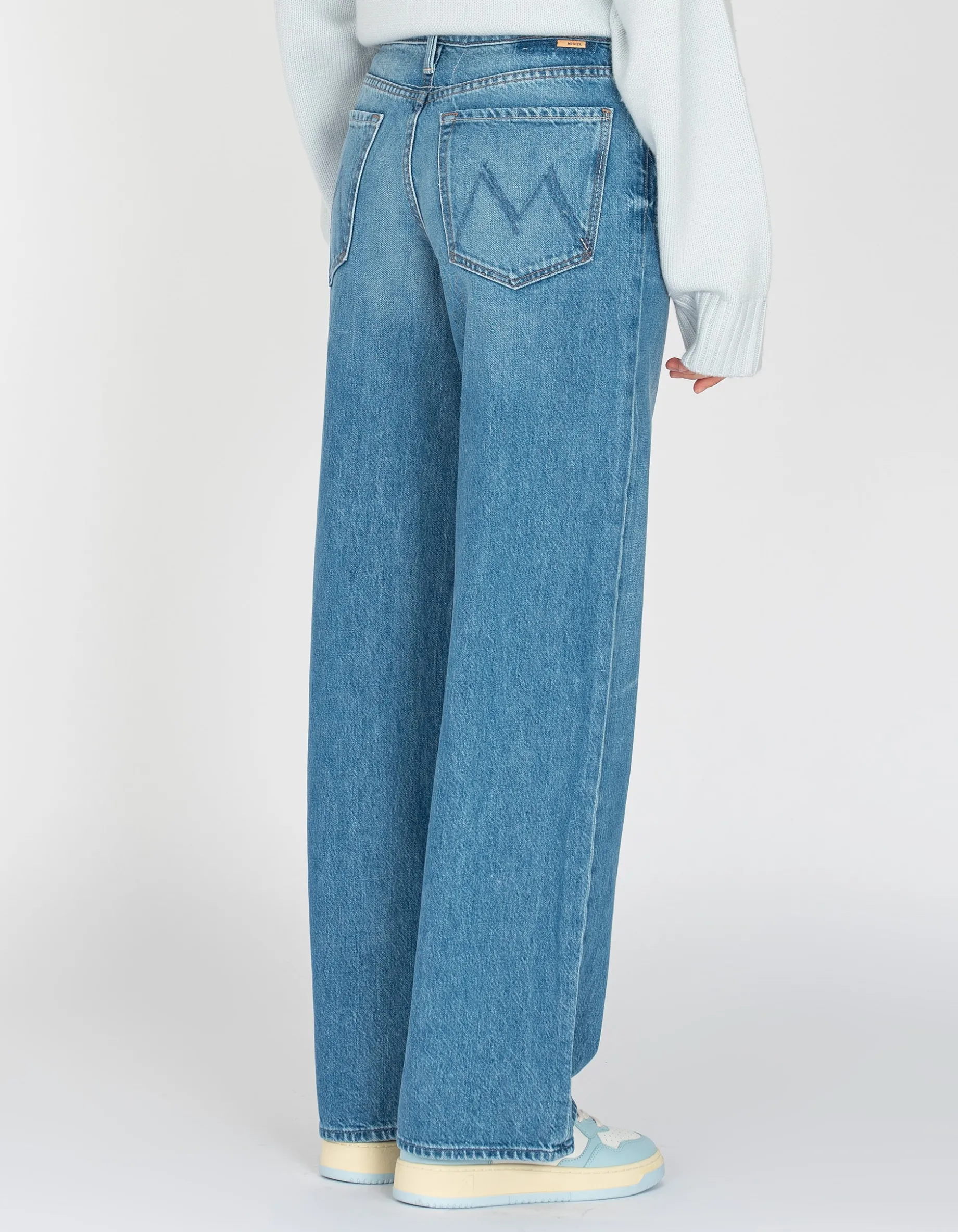 Low-Waist Wide-Leg Jeans
