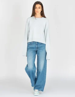 Low-Waist Wide-Leg Jeans
