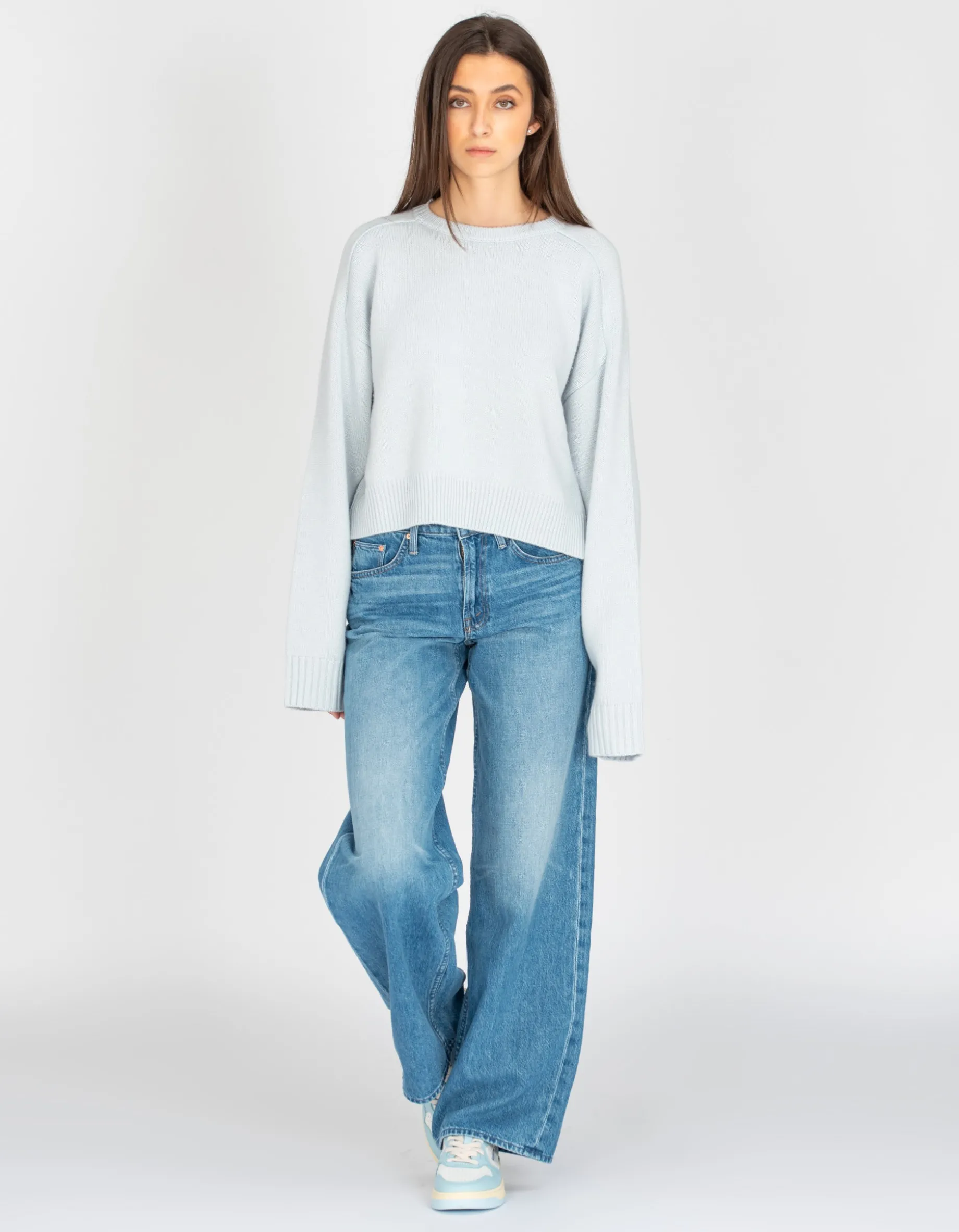 Low-Waist Wide-Leg Jeans