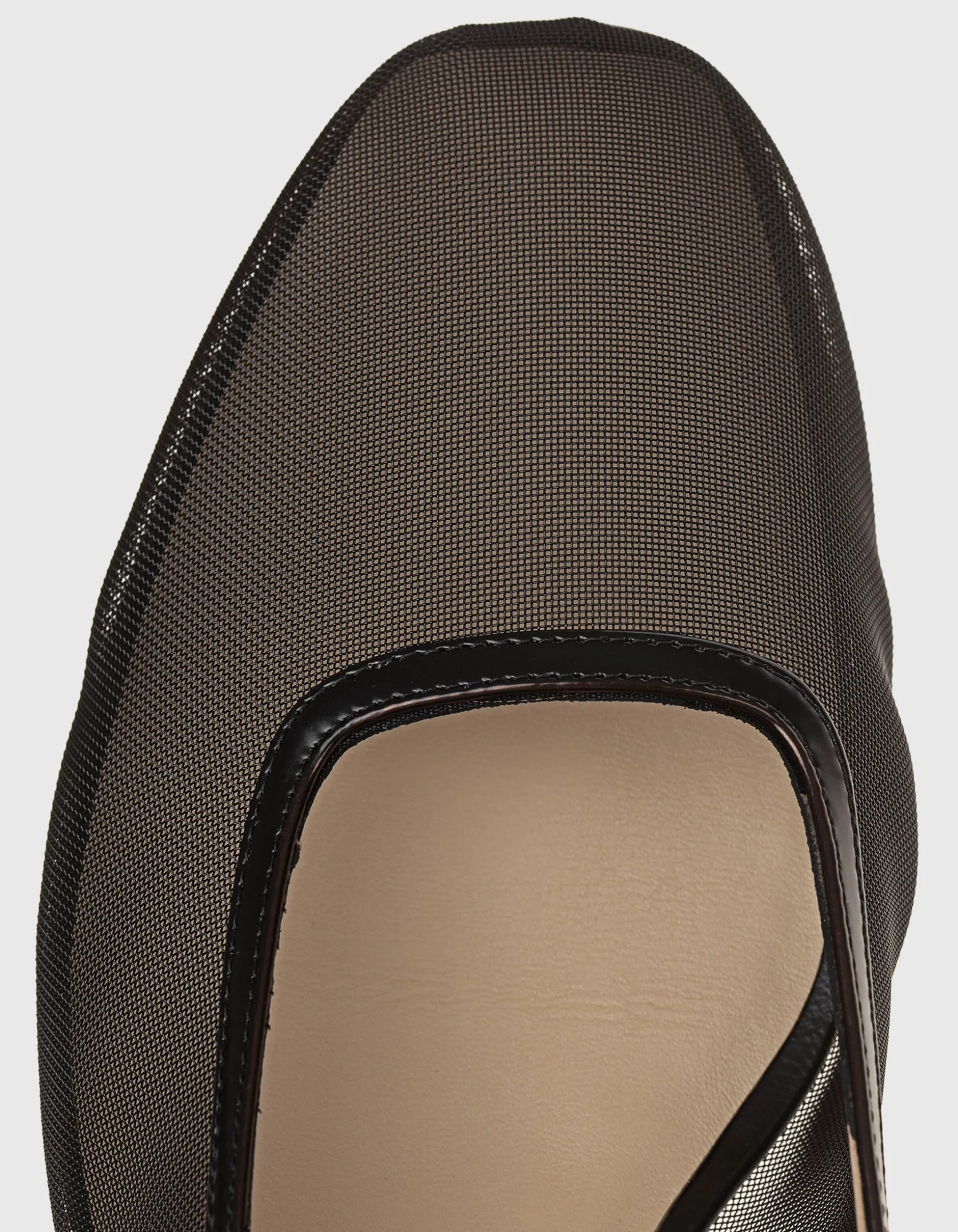 Mesh Ballerina mit Riemen