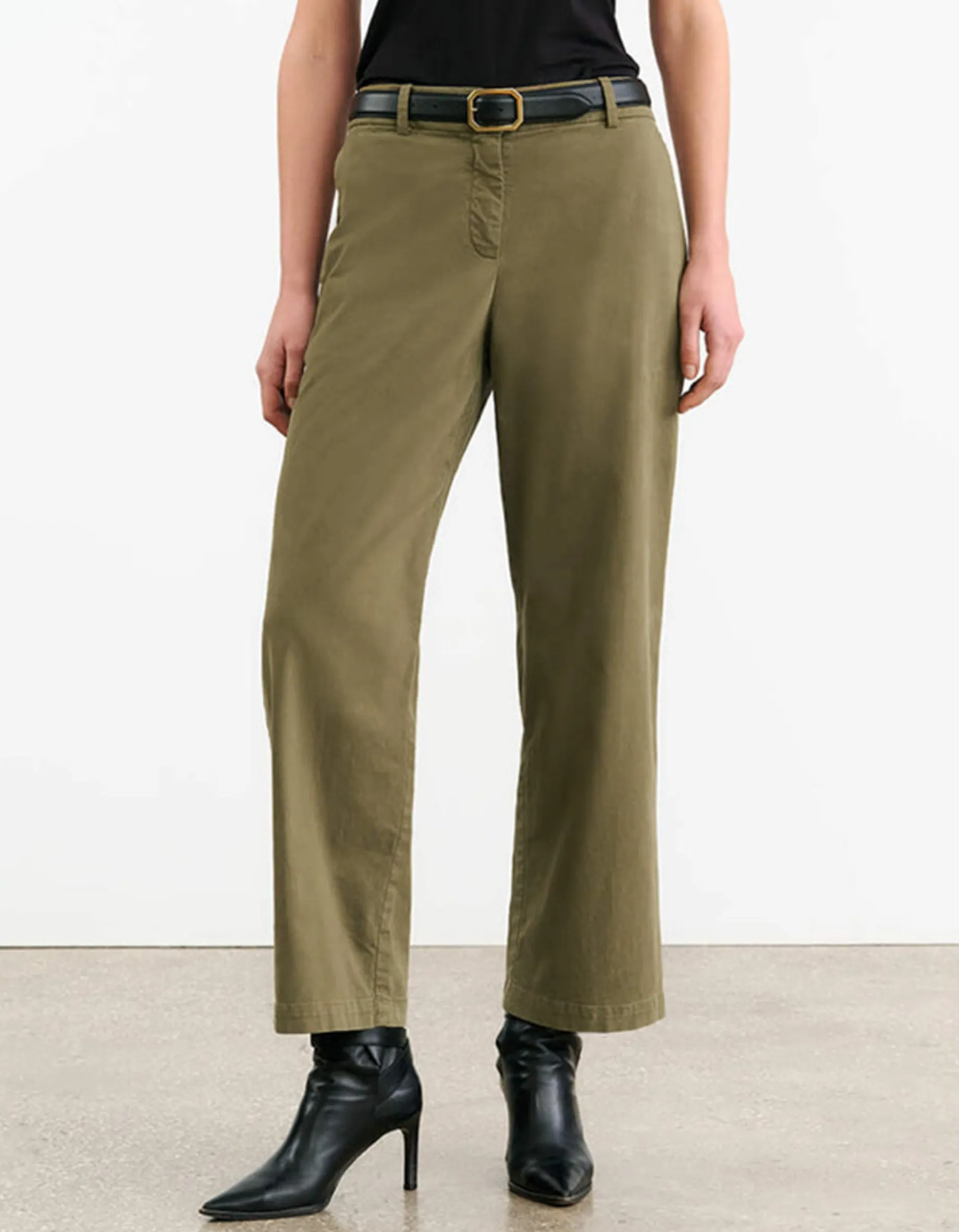 Mid-Rise Straight-Leg Hose Nohan