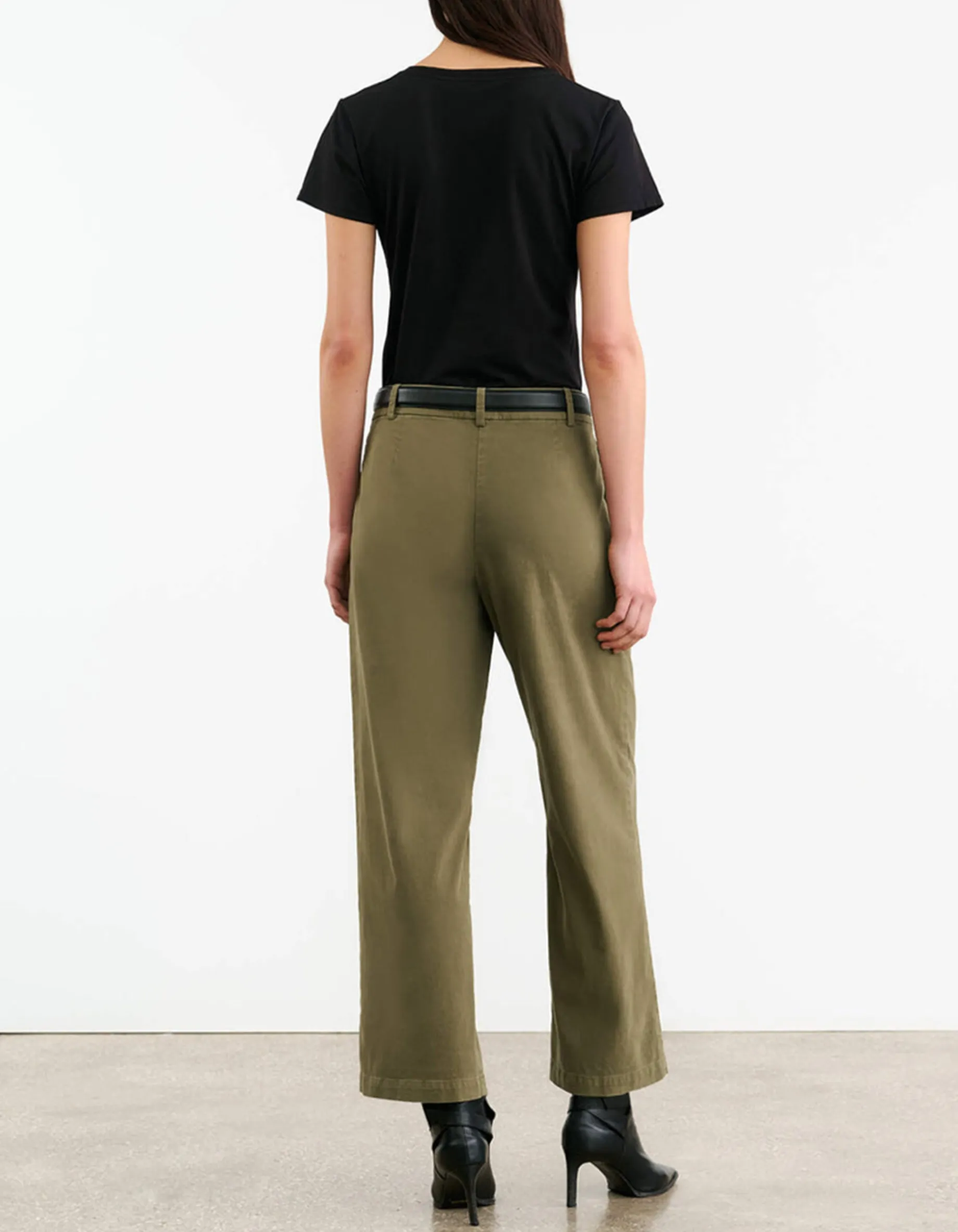 Mid-Rise Straight-Leg Hose Nohan