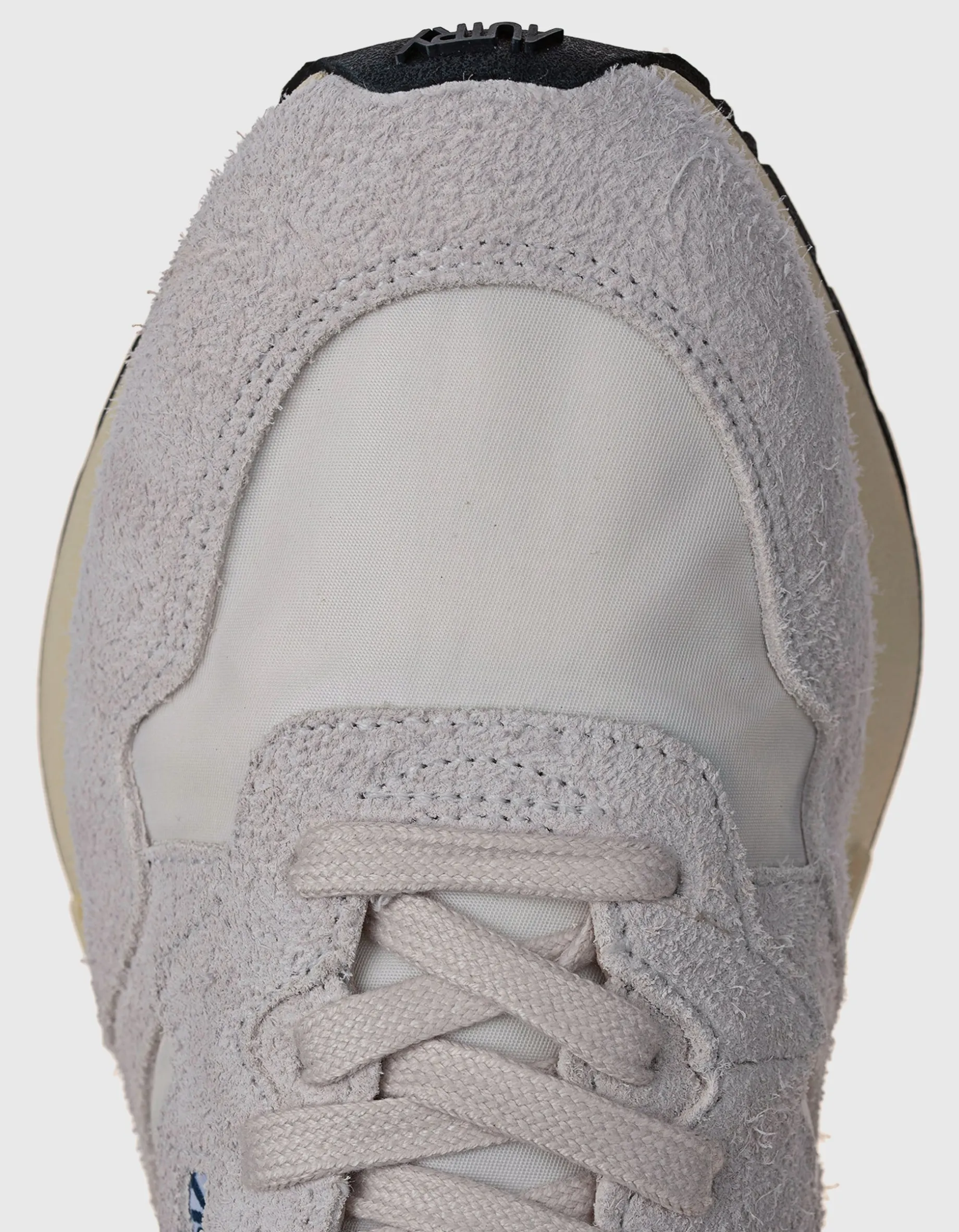 Nylon-Sneaker mit Wildleder-Details