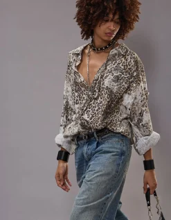 Oversize Destroyed-Hemd im Leo-Design