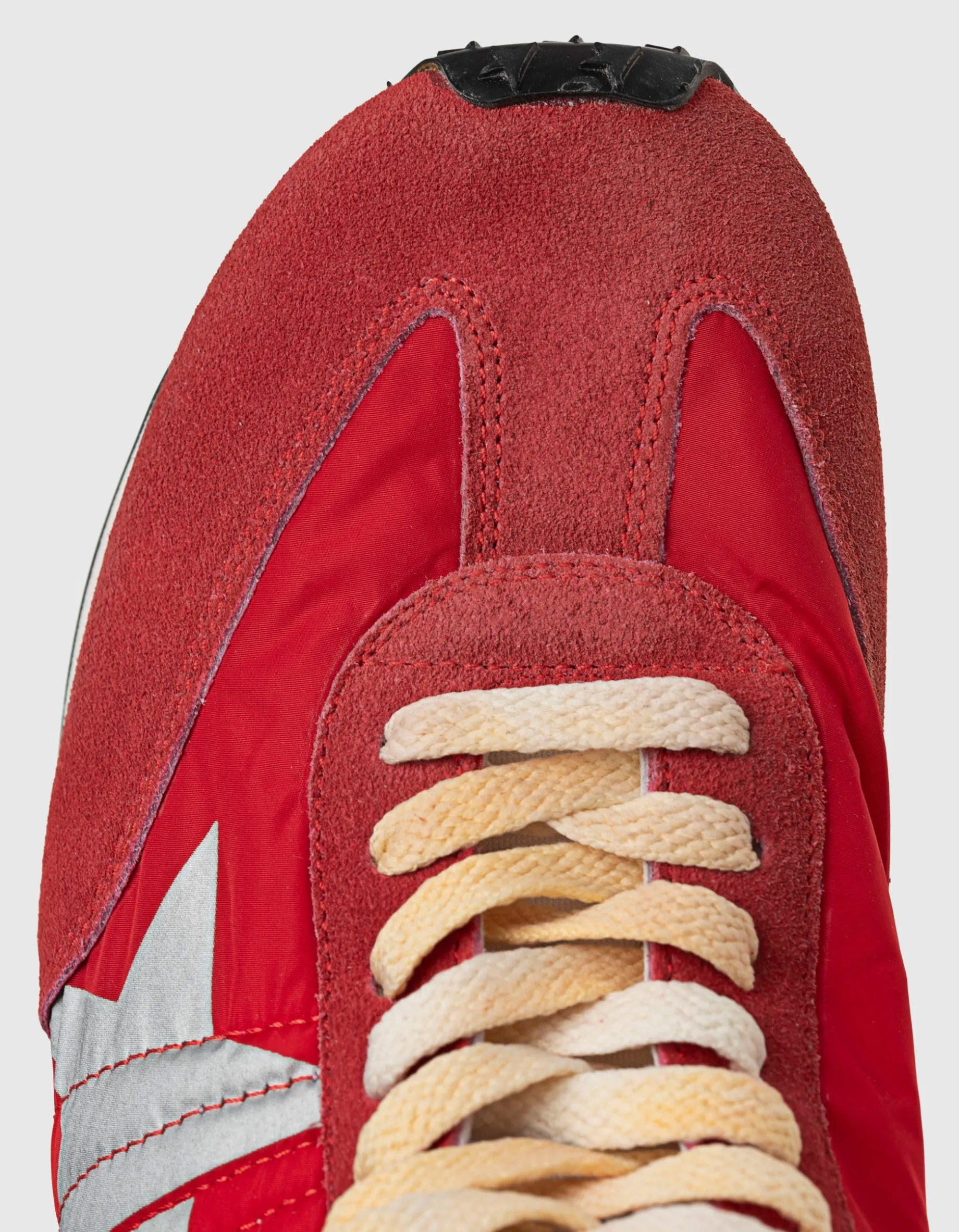 Sneaker mit Leder-Details