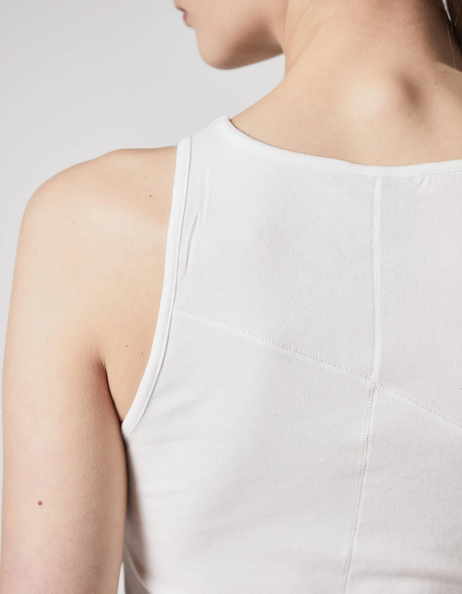 Tanktop mit Ziernähten