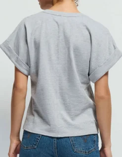 T-Shirt mit V-Ausschnitt
