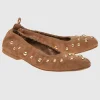 Veloursleder-Ballerinas mit Nieten