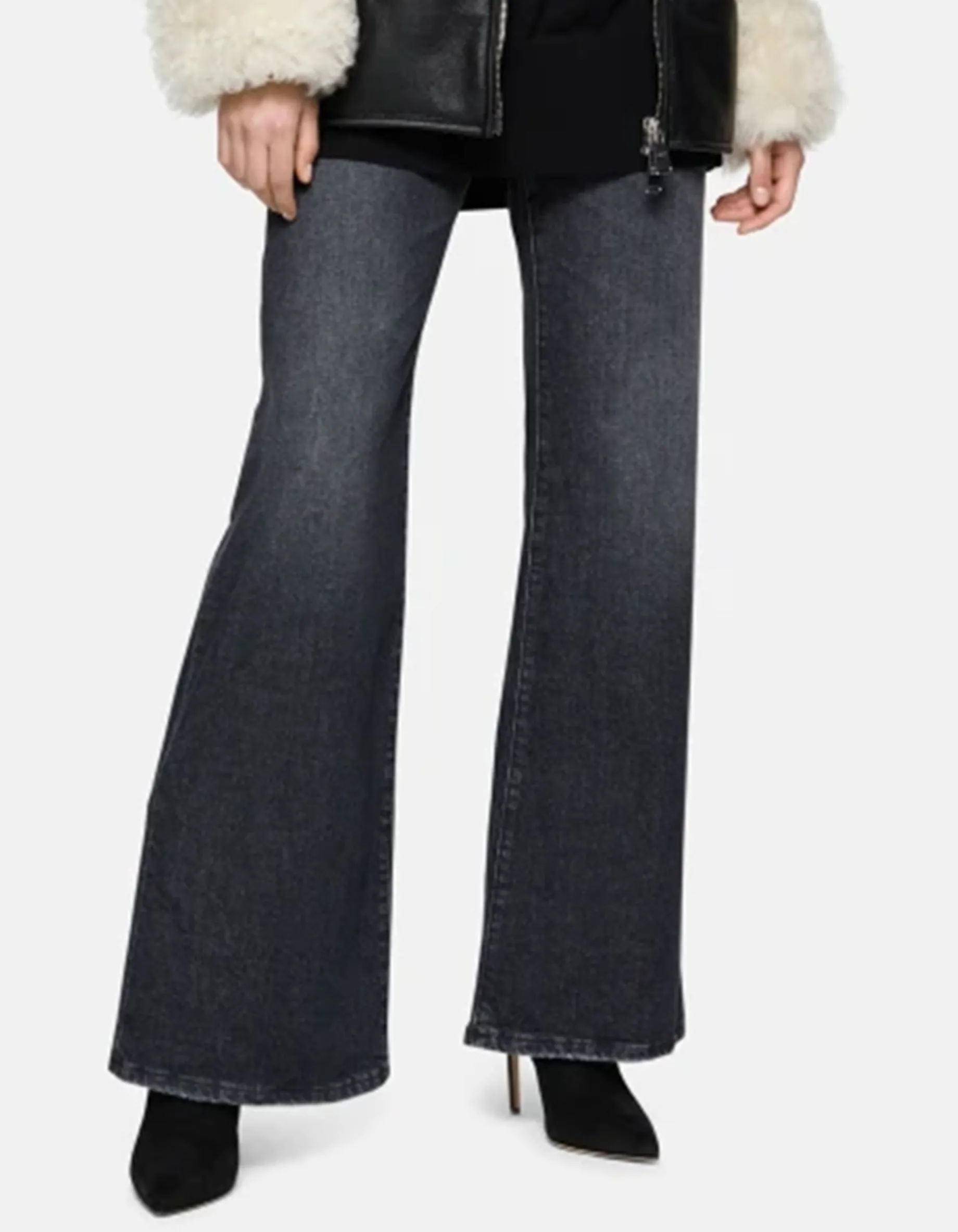 Washed Out Wide-Leg Jeans