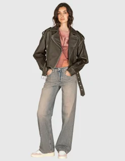 Washed-Out Jeans mit Farbverlauf