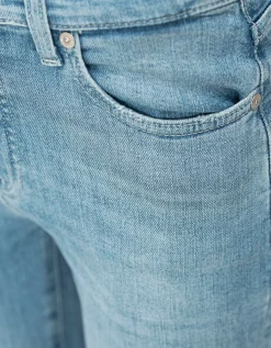 Washed-Out Skinny Jeans Bloom