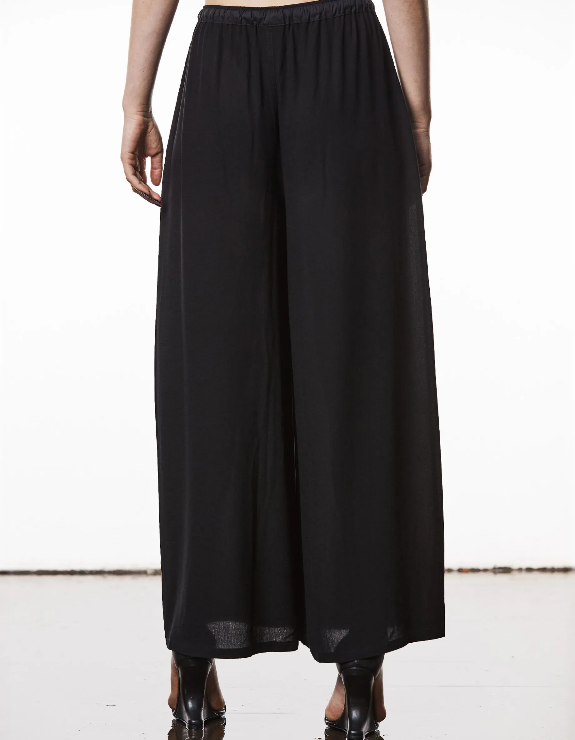 Wide-Leg Hose