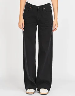 Wide-Leg Jeans