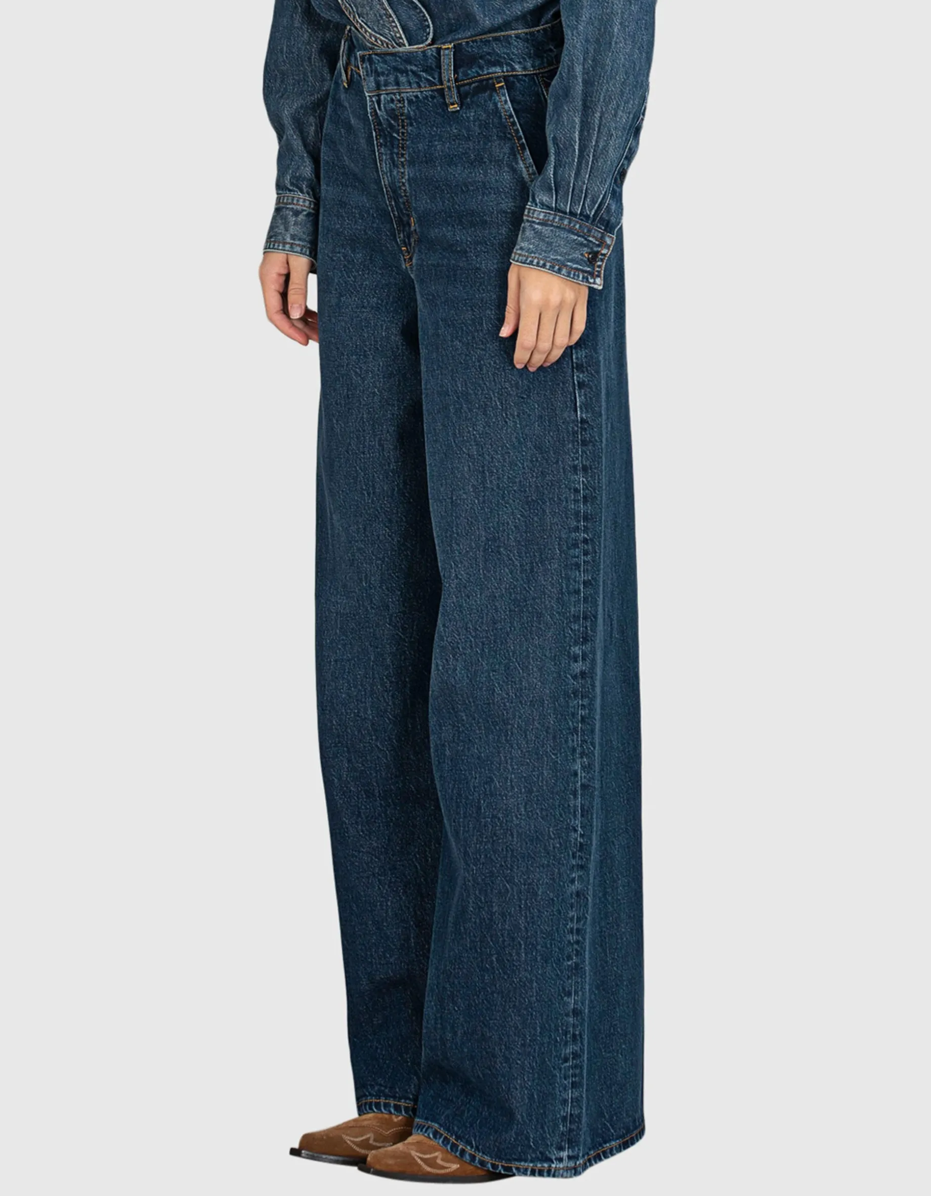 Wide-Leg Jeans