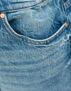 Wide-Leg Jeans