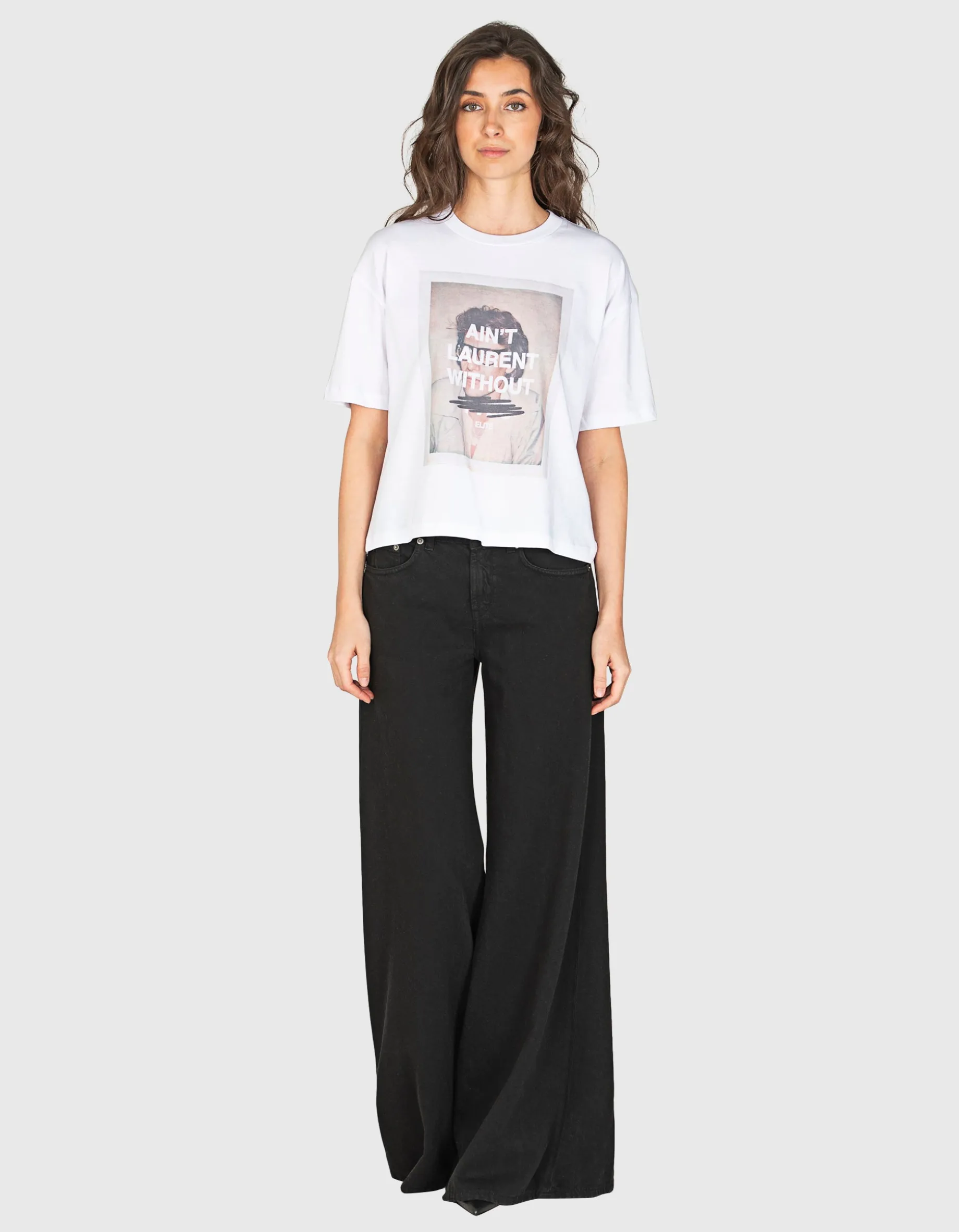 Wide-Leg Jeans