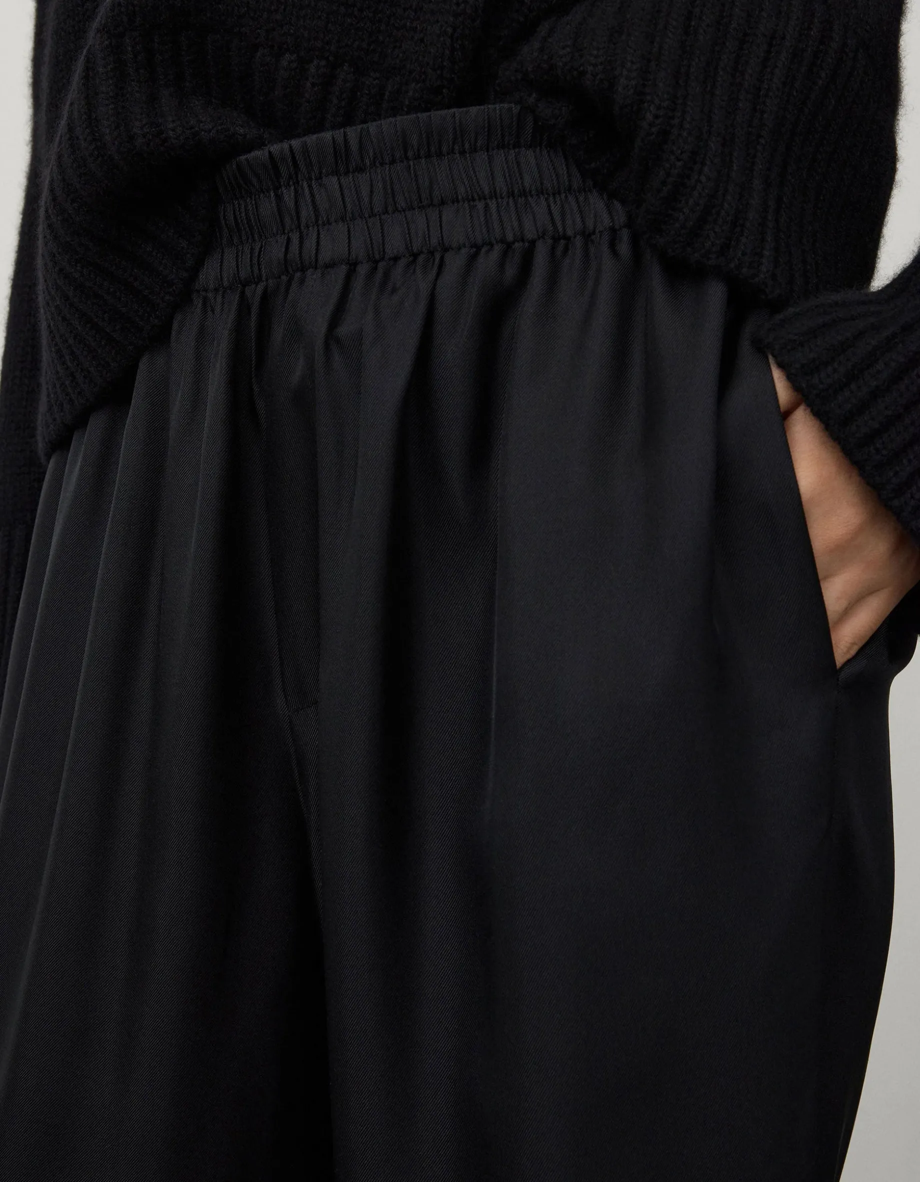 Wide-Leg Seiden-Hose